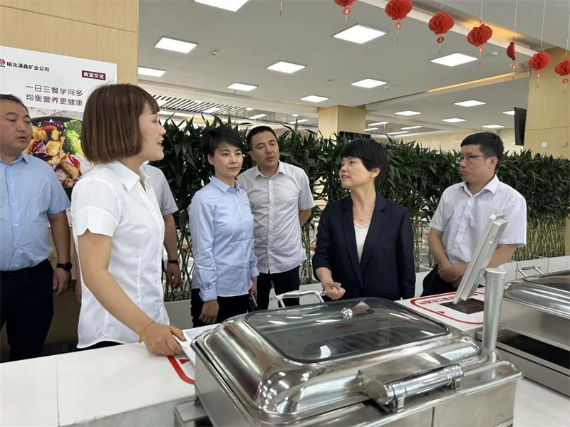 公司黨委副書記、工會(huì)主席張瀅到涌鑫公司開展調(diào)研（2）.jpg